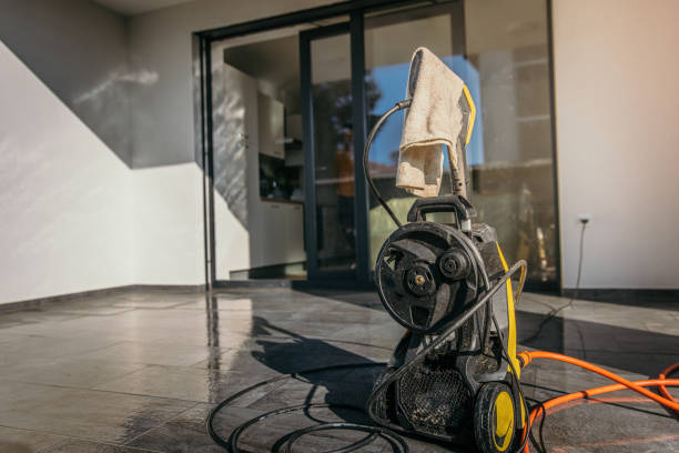 Best Pool Deck Cleaning in Maplewood, MO